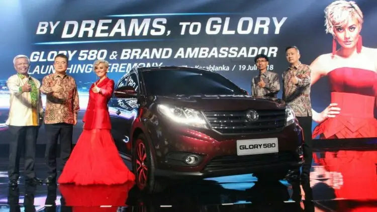 Agnez Mo Bicara tentang DFSK Glory 560