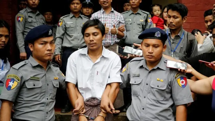 Myanmar Bebaskan Dua Wartawan Reuters