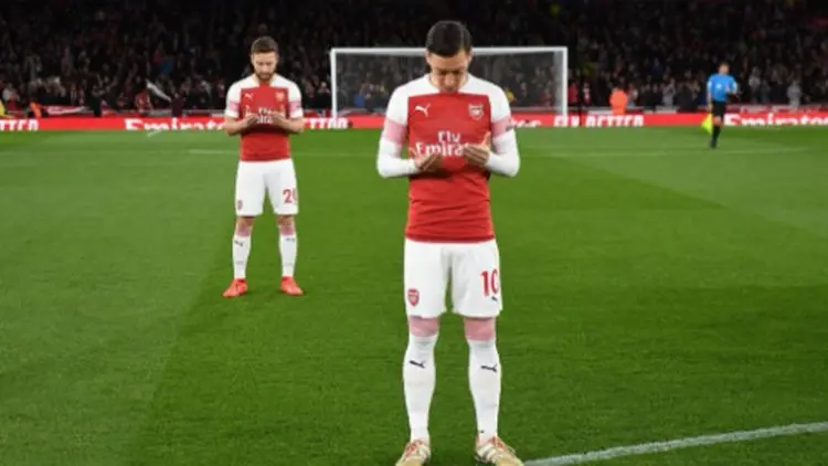 Ramadan Karim, Ozil Tetap Puasa Saat Final Europa League?