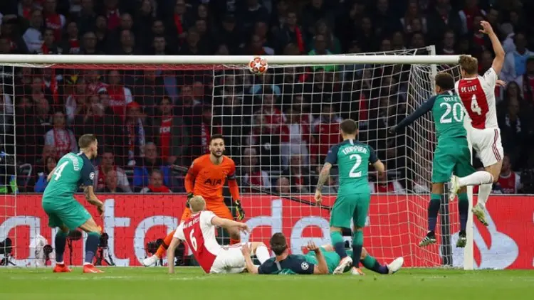 Baru 45 Menit, Hotspur Sudah Dikritik Mantan Gelandangnya
