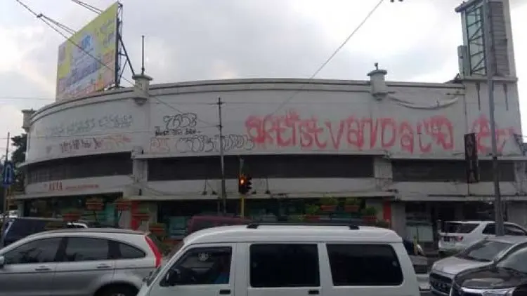 Coretan Simbol Anarko Muncul di Cagar Budaya