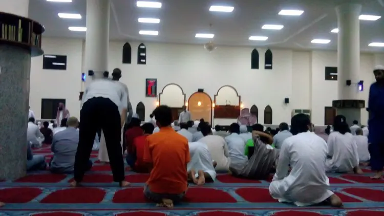 Jangan Kabur Dahulu, Selesaikan Witir Bareng Imam