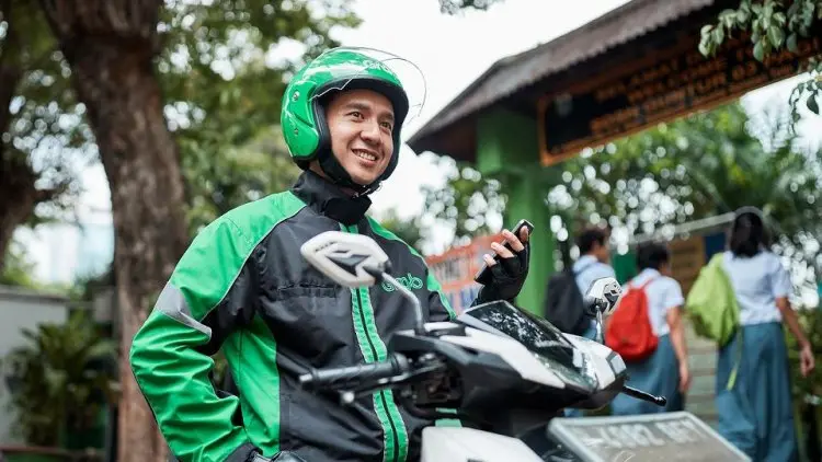 GrabBike Cari 1.200 Mitra Pengemudi Terbaik 