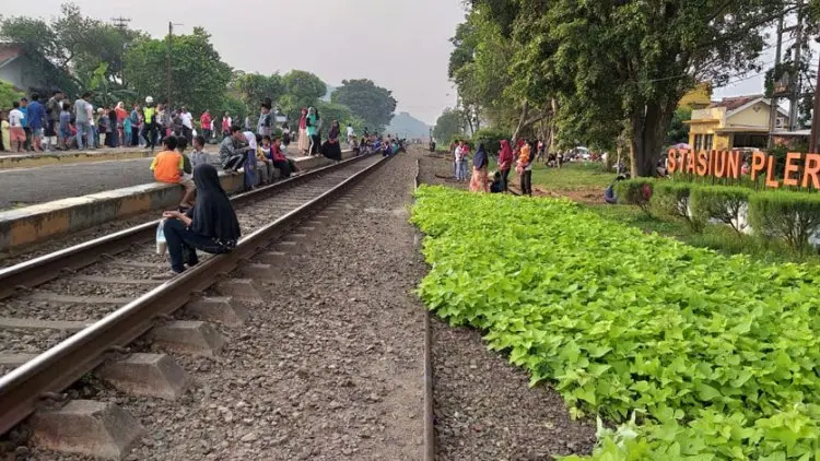 Ngabuburit Sambil Nyari Jodoh di Stasiun Plered