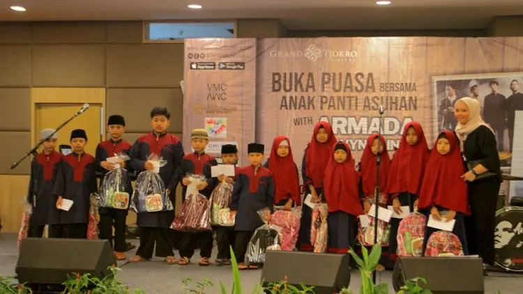 Grand Tjokro Bandung Berbagi Kebahagiaan dengan Anak Yatim