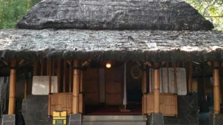 Sejuknya Masjid Bambu Ash Shamad di Cirebon
