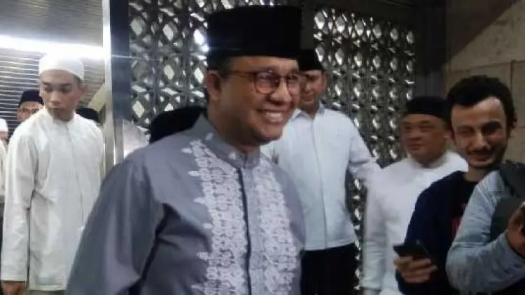 Anies Senang Banyak Warga Tarawih di Istiqlal