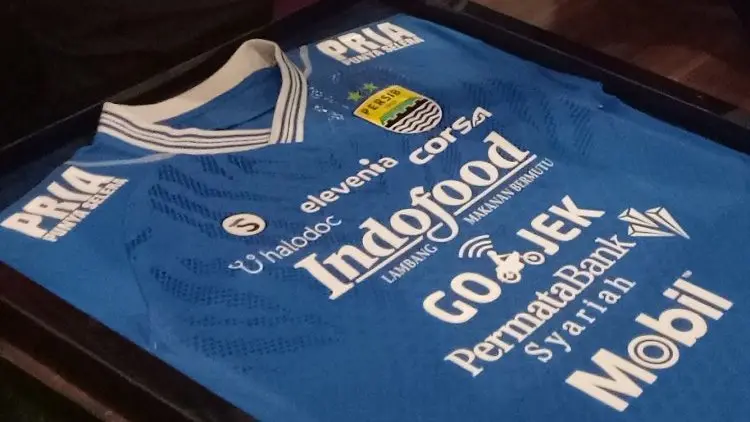 Agar Tak Telat Gajian, Jersey Persib Bak Papan Iklan