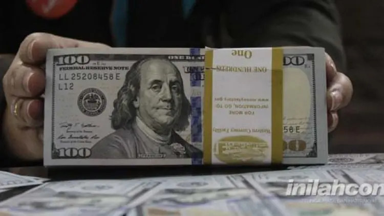 Pantau Nih, Investor Tinggalkan Emas Pilih Dolar AS