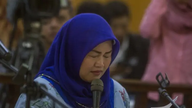 Neneng Hasanah Yasin Menangis