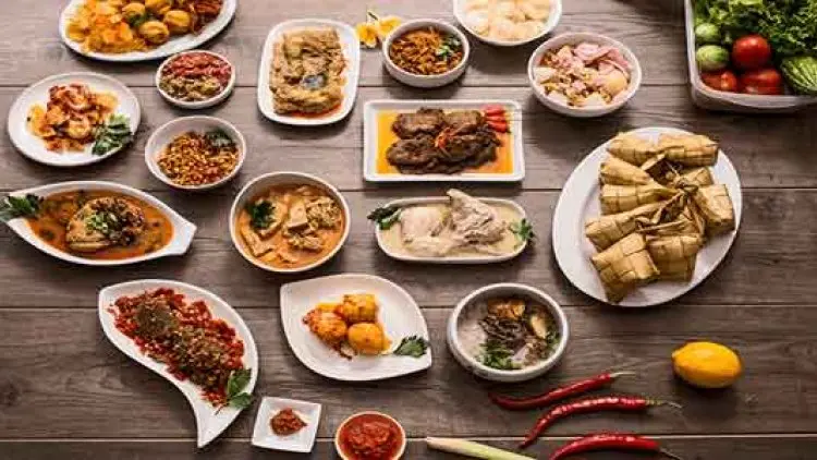 Berkunjung ke Padang? Ini Tempat Makan yang Rekommended Banget!