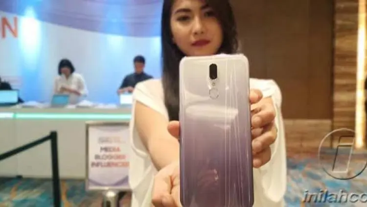 Penjualan OPPO F11 Edisi 'Mutiara' Laris Manis