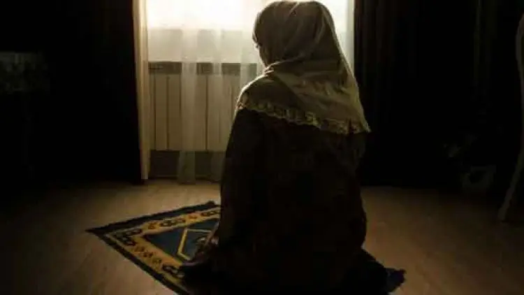 3 Cara Salat Tarawih bagi Wanita di Rumah