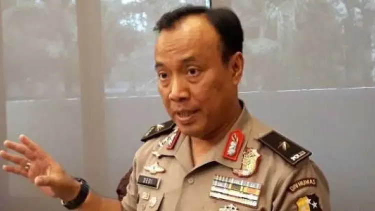 Polisi Hanya Dibekali Tameng dan Gas Air Mata