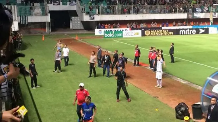 Ini Sanksi kepada PSS dan Arema dari Komdis PSSI