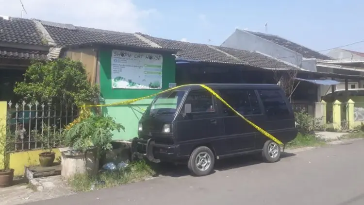 Geger Bojoangsoang, Feri Bersimbah Darah, Jasad Istri di Dalam Karung