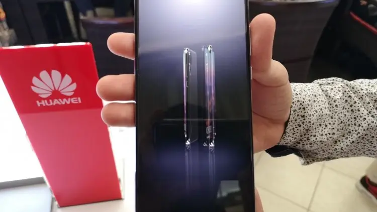 Pengguna Huawei Indonesia Khawatirkan Ponsel Mereka