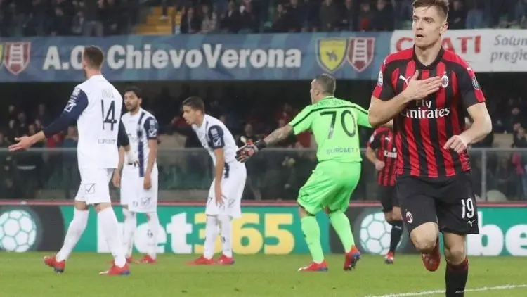 AC Milan Finis Kelima