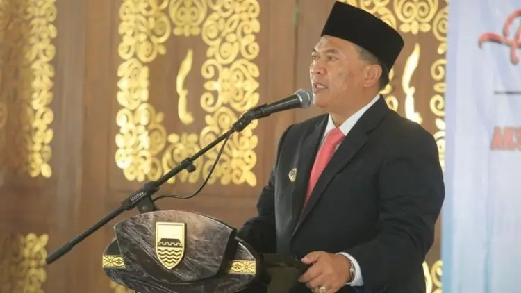 Oded Imbau Warga Salurkan Sedekah Tepat Sasaran