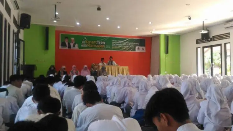 Smart Tren Ramadhan SMKN 9 Bandung, Menuju Jabar Juara Lahir Batin