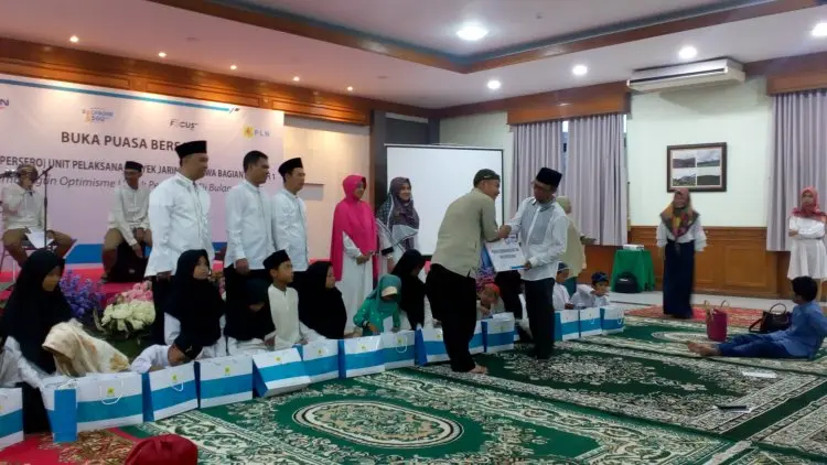 PLN UPP JJBT 1 Santuni Puluhan Anak Yatim 