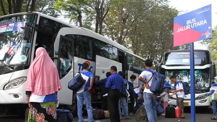XL Mudik Bareng Sediakan 25 Bus, 10 Innova, 10 Alphard