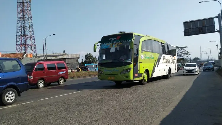 Exit Tol Cileunyi Terpantau Lancar
