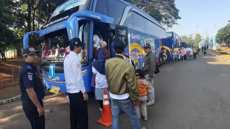 PKC Berangkatkan 255 Peserta Mudik Gratis BUMN