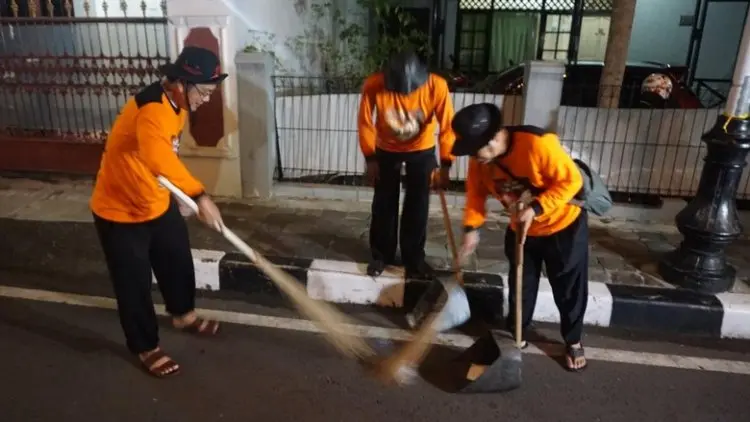 'Penyapu Malam' Siap Bersihkan Sampah Sisa Takbiran di Cimahi