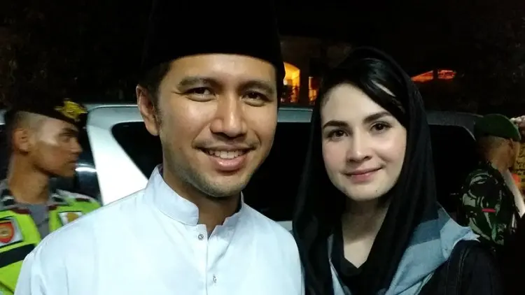 Emil dan Arumi Meneladani Pasangan Ani-SBY
