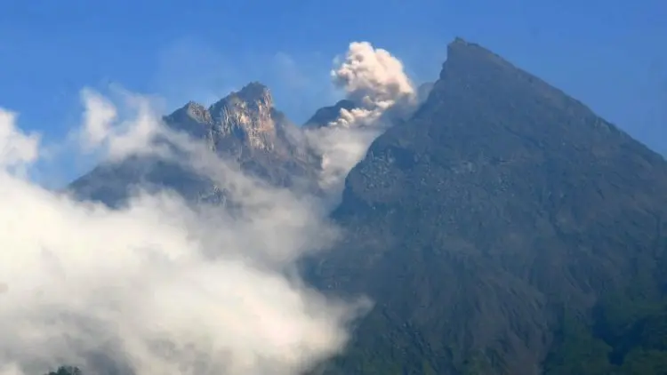 Waduh, Gunung Merapi Luncurkan Awan Panas