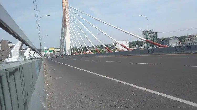 Foto: Jalan di Kota Bandung Mulai Lenggang