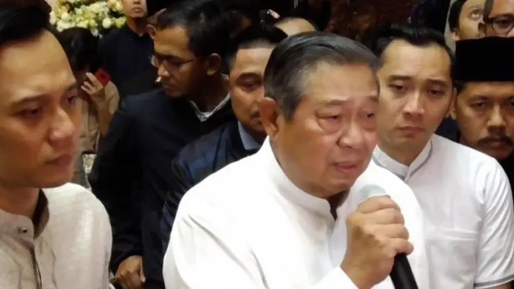 SBY Ziarah Kubur ke TMP Kalibata