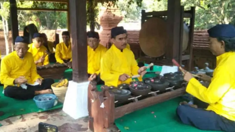 Gamelan Sunan Gunungjati Ditabuh Usai Salat Ied