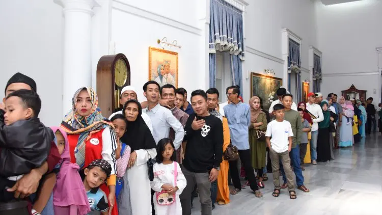 Kali Pertama, Emil-Uu Open House di Gedung Pakuan