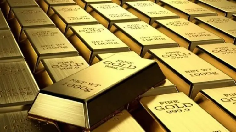 Harga Emas Alami Aksi Ambil Untung