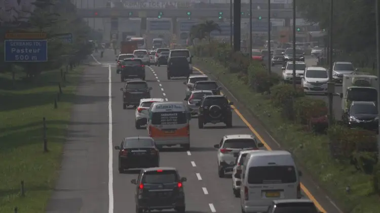 Satu Arah Tol Trans Jawa Hari Ini Dimulai