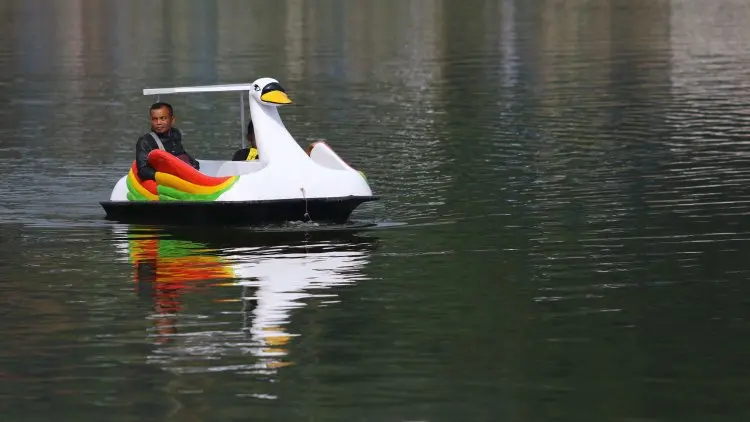Foto: Wisata Perahu Di Situ Ciburuy