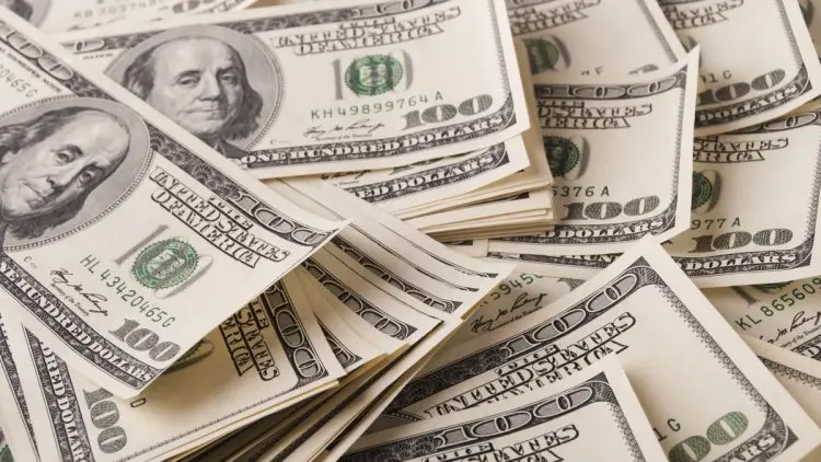 Euro Terus Naik, Hati-hati Pegang Dolar AS