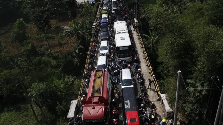 Macet Total, Jalur Menuju Objek Wisata Garut