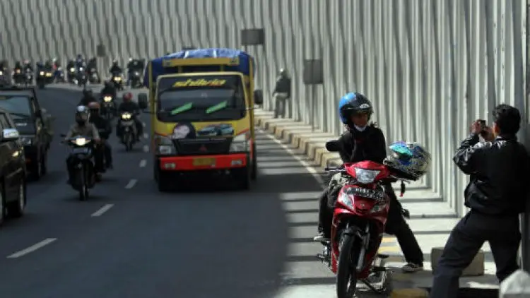 Lingkar Nagreg Makin Ramai oleh ABG Berswafoto
