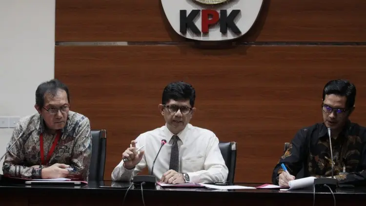 Sjamsul Tersangka, KPK Ambil Alih Peran BPK