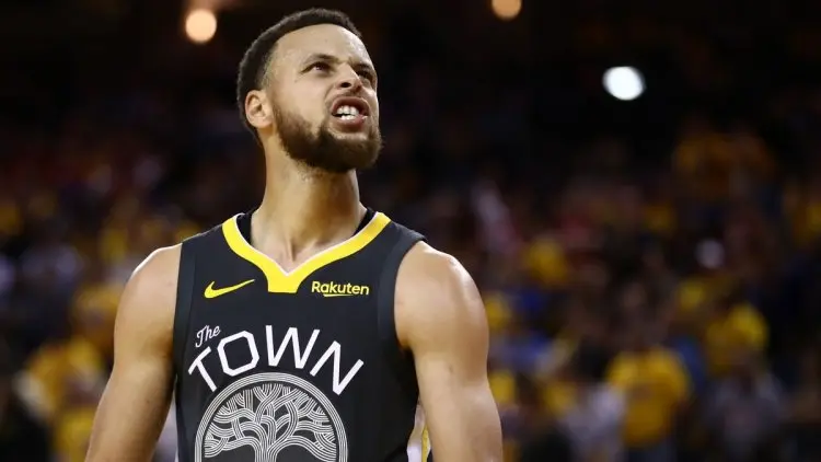Dramatis, Warriors Taklukkan Raptors di Gim Kelima
