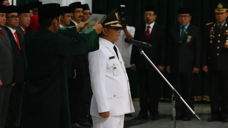 Emil Ingatkan Eka, Jangan Sampai Jatuh Gara-gara Meikarta