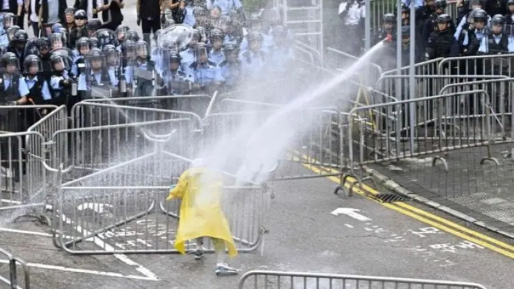 Ribuan Demonstran di Hong Kong Turun ke Jalan