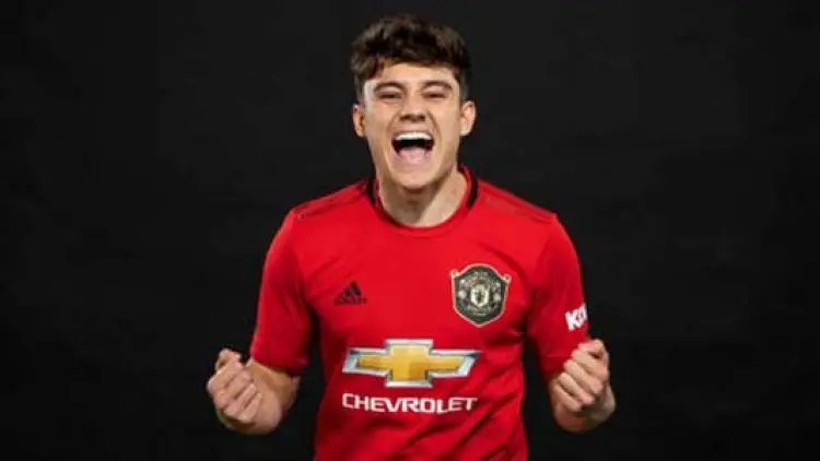 Gabung Man United, James Senang tapi Sedih