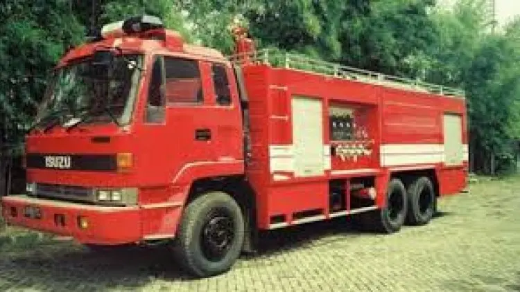 Ada-ada Saja. Ditinggal Sopir Ke Toilet, Mobil Damkar Sunter Hilang