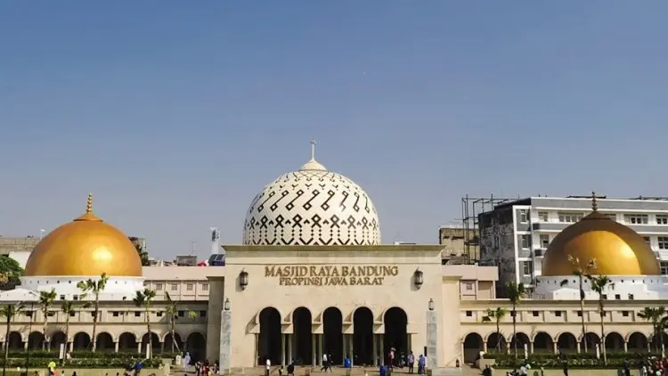Ini Hukum Non Muslim Masuk Masjid