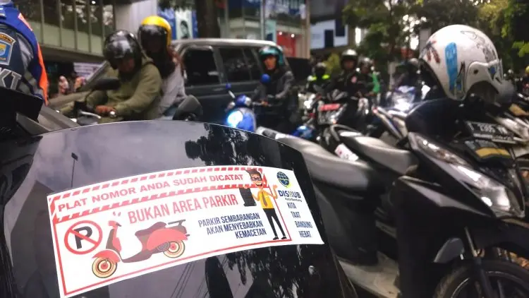 46 Kendaraan Ditilang karena Parkir Liar di Bandung