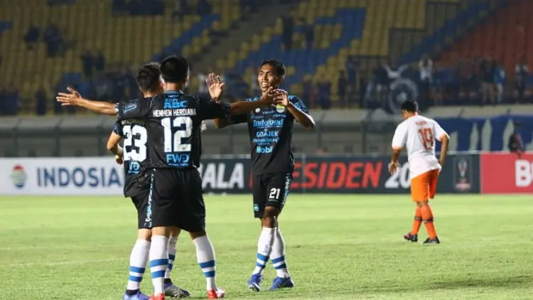 Lagi, Laga Persib Bandung Mundur